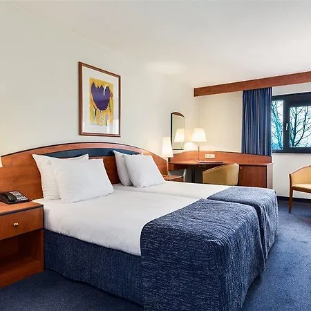 Hotel Nh 4*